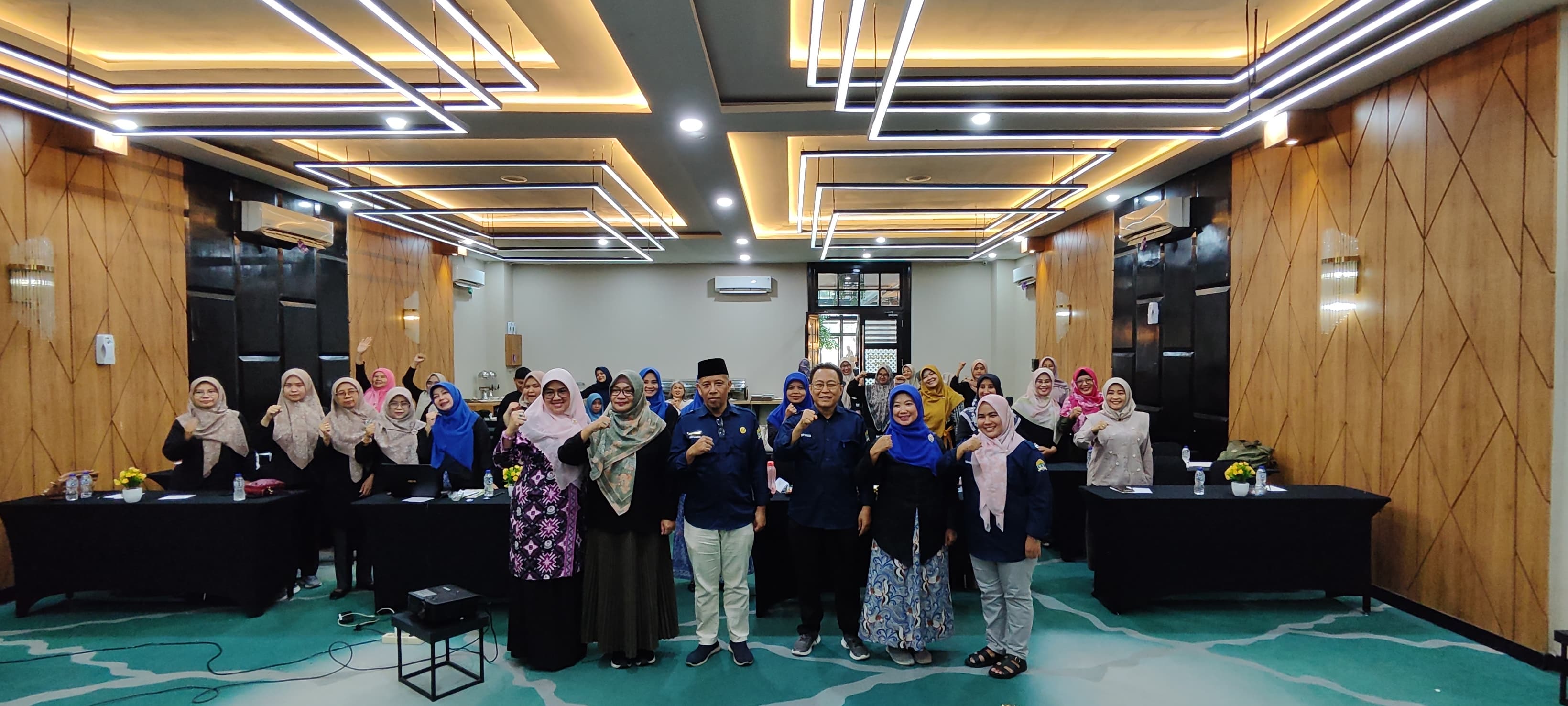 Foto Bersama dalam Kegiatan Ekspose Hasil Renstra 2025-2029